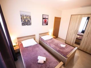 Charming Holiday Home in Prkos with Swimming Pool - Prkos - 3