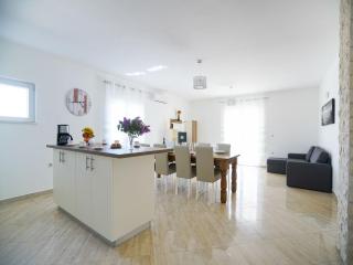 Holiday Home in Prkos with Private Pool - 4