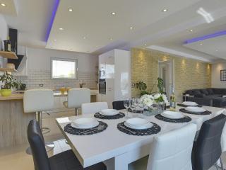 Family villa with swimming pool - Pula - 3