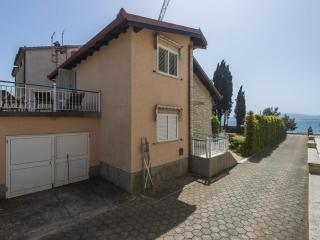 Charming Holiday Home in Turanj with Private Fenced Garden - Turanj - 1