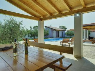 Family villa with swimming pool - Pula - 0