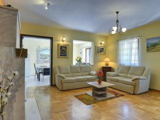 Holiday Home Medulin near Beach & Pool - 3