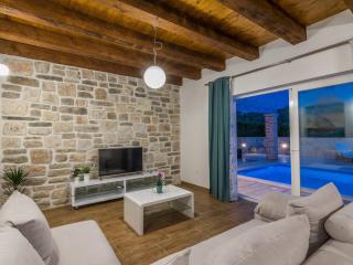 Modern Villa in Suko an with Private Swimming Pool - Sukošan - 9