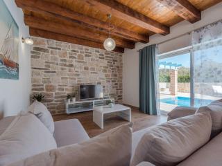 Modern Villa in Suko an with Private Swimming Pool - Sukošan - 3