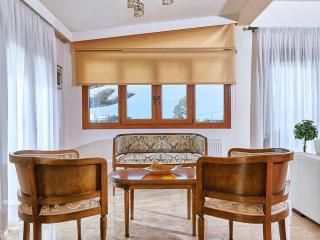 Fantastic holiday home in Karteros with pool - Karteros - 9