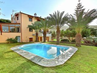Fantastic holiday home in Karteros with pool - Karteros - 0
