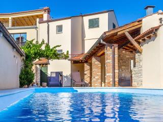 Holiday Home in Medulin near Sea & Pool - 3