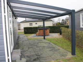 Chalet in Gelderland with Hot Tub - Lathum - 7