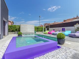 Modern Holiday Home with Pool and bubble bath - Pula - 8
