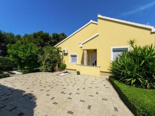 Exquisite Villa with Private Pool in Zadar - 4