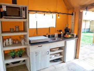 Glamping Tent by Lake De Rhederlaag - 9