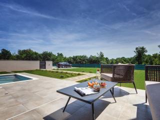Modern villa with swimming pool - 6