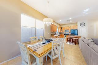 Silver Fox Seclusion - Phoenix - 4