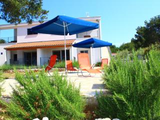 Nice apartment with roofed terrace - Veli Rat - 5