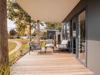 Chalet in Duisburg with Beach and Harbor Views - 6