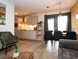 Holiday Home on Texel with Garden Terrace - 6