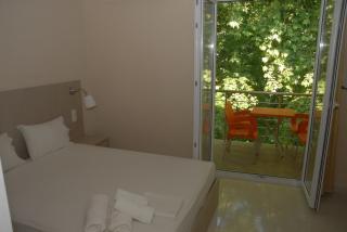 Eleni Kandilari Rooms - Kokkino Nero - 1