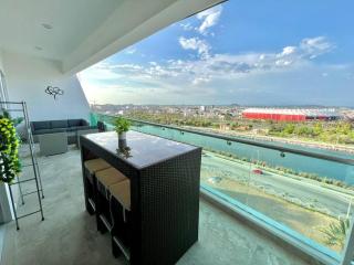 The One D12 Sobre el Malecón Vista al Estadio de Baseball - 6