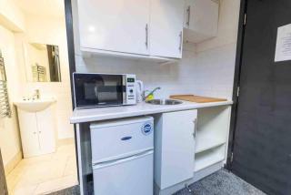 Ground floor cosy studio! - Birmingham - 4