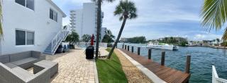 Intracoastal sunsets condo building with 2 beds or 1 bed units private heated pool - 7