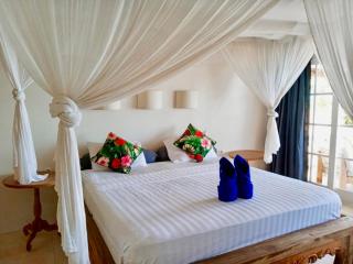 Serenity Luxurious Beachfront Villa & Spa with private Infinity Pool, 8 Guests - Gili Air - 4