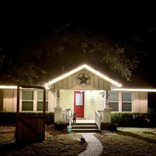 Pet Friendly Graham 2 Bedroom Home Christmas 365 at The Mistletoe Farm - 0
