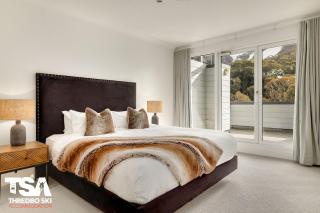 Eagle Oak Chalet - 2