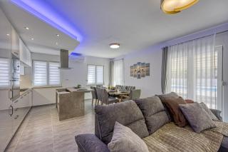Villa Manda with Private Pool - Rovinjsko Selo - 2