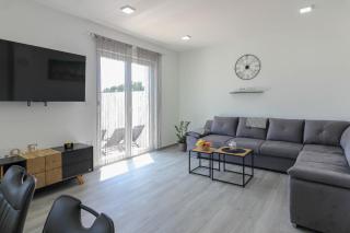 Villa Relax II with private pool near the town and the beach by WiiBuk - Šišan - 2
