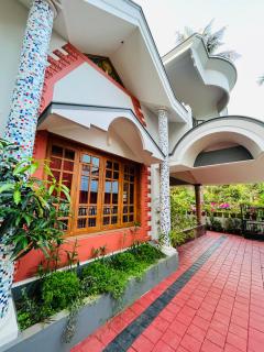 Spacious 3-Bedroom Private Villa in Mangalore - Ideal Getaway for Family and Friends - Mangalore - 3