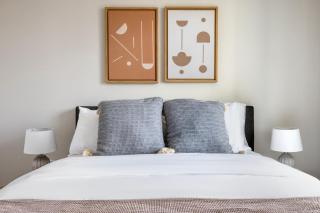 Brighton 2br w wd gym nr Green Line BOS-894 - 1