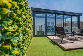 Playroom XXL Loft LOVE Room avec Espace spa Terrasse vue sur les toits Salle de jeux pour adultes Libourne centre 10 min de St Emilion Proche Bordeaux - Libourne - 2