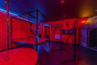 Playroom XXL Loft LOVE Room avec Espace spa Terrasse vue sur les toits Salle de jeux pour adultes Libourne centre 10 min de St Emilion Proche Bordeaux - Libourne - 9