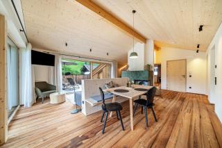 Mucher Apt Jakob - Moso - 1