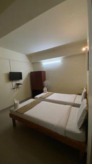 Hotel Travellers INN - Shillong - 6