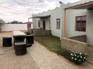 Riverstone Guesthouse - - 2