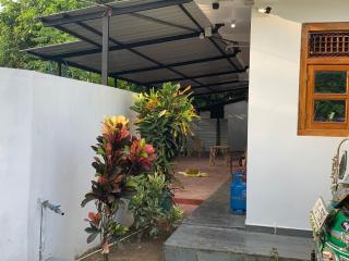 Ahi House - 8
