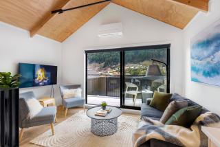Modern Central Living - 3 Bed Aprtmnt with Gym - Queenstown - 0