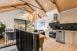 Modern Central Living - 3 Bed Aprtmnt with Gym - Queenstown - 6