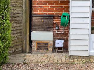 Rose Cottage rural cosiness with footpaths to the local Macro Brewery Pub - 2