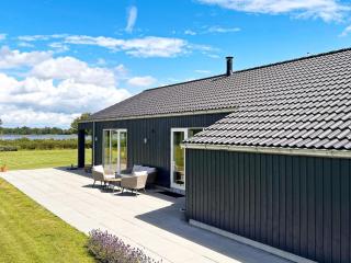 Stylish Lakeview Retreat-By Traum - Ansager - 6