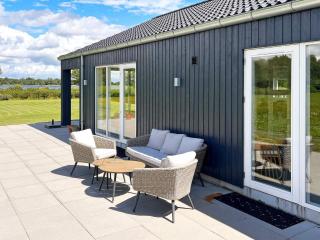 Stylish Lakeview Retreat-By Traum - Ansager - 3