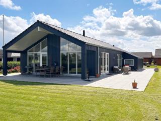 Stylish Lakeview Retreat-By Traum - Ansager - 8