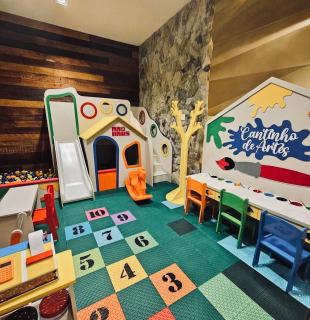 The Green Hill Apartamento na Praia Brava com Piscinas Playground e Academia - 1