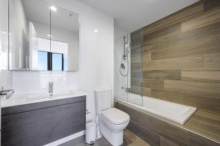 Liverpool Brand new 2 Br Apt City View Parking - 1