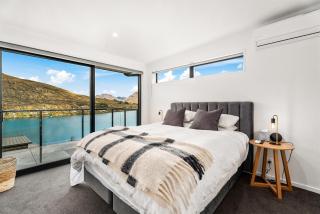 Contemporary & Picturesque - 4 Bedroom House - Queenstown - 3