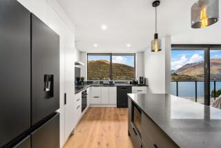 Contemporary & Picturesque - 4 Bedroom House - Queenstown - 4