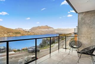 Contemporary & Picturesque - 4 Bedroom House - Queenstown - 8