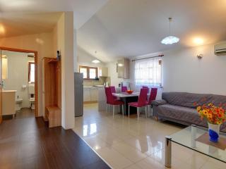 Boutique Hoilday Home with Lawn in Medulin - Medulin - 5