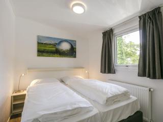 Sunlit Chalet by the Pond - 7